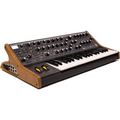 MOOG SUBSEQUENT 37 SINTETIZADOR ANALOGICO PARAFONICO 37 NOTAS FILTROS SUBSEQUENT 37