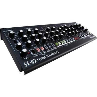 ROLAND SE-02 SINTETIZADOR ANALOGICO DISCRETO 3 VCOs FILTROS SECUENCIADOR INTEGRADO SE-02
